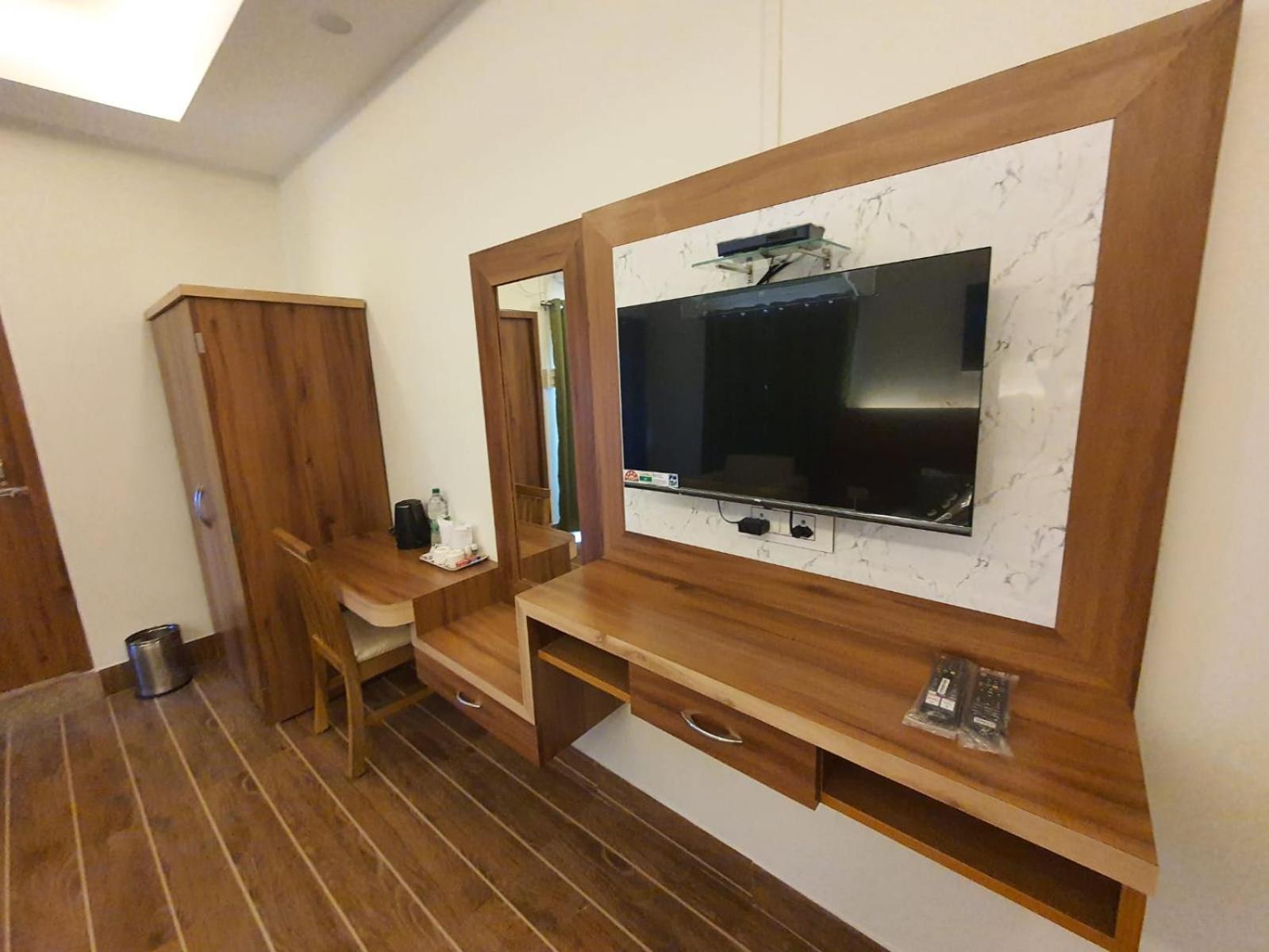 Hotel Deo Volente Sivasagar Luaran gambar